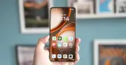 OPPO Find X9 Ultra bị chỉ trích vì sao chép giao diện Liquid Glass từ iPhone