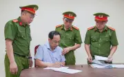 Phú Thọ: Lập khống chứng từ chiếm đoạt tiền hỗ trợ người yếu thế, khởi tố bắt giam