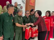 Phó Thủ tướng Phạm Thị Thanh Trà thăm, tặng quà Tết tại Lào Cai