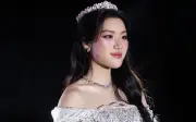 Phương Oanh diện váy cưới gây tranh cãi: Đẹp hay phản cảm?