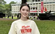 Phương Oanh gây chú ý với hình ảnh lần đầu tại Đỉnh Độc Lập