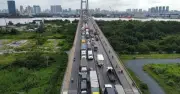 Phát hiện thi thể bé trai sơ sinh dưới chân cầu Phú Mỹ, công an TP.HCM điều tra