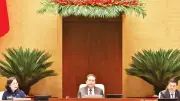 Quốc hội thảo luận luật tôn giáo trên mạng và chính sách thuế nhiên liệu