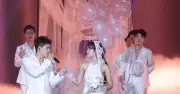 Quốc Thiền cảm ơn cô dâu ngày trên sân khấu, Cẩm Ly sexy tuổi U60