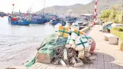 Rác thải nhựa và ngư cụ đe dọa biển Việt Nam: Thách thức và giải pháp từ giám sát đến tái chế