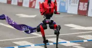 Robot Lightning Phá Kỷ Lục Bán Marathon, Vượt Xa Vận Động Viên Con Người