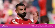 Salah rời sân trong nước mắt, người hâm mộ lo ngại trận cuối tại Anfield
