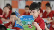 Sách giáo khoa cũ vẫn được sử dụng, giá giảm 13,3% năm học 2026-2027