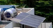 Sản lượng điện mặt trời mái nhà gây bất ngờ, vượt mặt điện gió