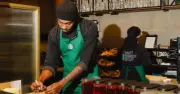 Starbucks Mở Rộng Tiền Tip và Thưởng Cho Barista Tại Mỹ, Tăng Thu Nhập Lên 8%