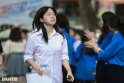 Tỷ lệ học sinh vào lớp 10 công lập Hà Nội thấp nhất một thập kỷ