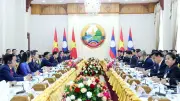 Thủ tướng Lào và Thường trực Ban Bí thư Trần Cẩm Tú thảo luận về quan hệ đặc biệt Việt Nam-Lào