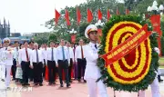 Thủ tướng Đặng Hương tưởng niệm các anh hùng liệt sĩ tại Hải Phòng