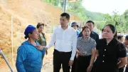 Thanh Hóa: Dông lốc làm tốc mái hàng trăm nhà, một thiếu niên tử vong