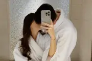 Thiếu thốn vì xa bạn trai, tôi lên giường với đồng nghiệp nước ngoài