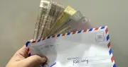 Thông gia nghèo phúng điếu 83.000 đồng kèm mẫu giấy nhỏ, nhà trai nghẹn ngào