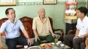 Thường trực Tỉnh ủy Cà Mau thăm hỏi Anh hùng Lý Hữu Trí