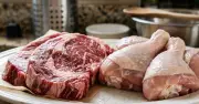 Thịt Gà Hay Thịt Bò Tốt Hơn Cho Người Tập Gym? Chuyên Gia Dinh Dưỡng Giải Đáp