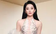Tiểu Long Nữ Lưu Diệc Phi Gây Chú Ý Với Vẻ Ngoài Trẻ Trung, Thanh Lịch