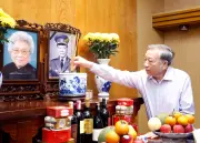 Tổng Bí thư, Chủ tịch nước Tô Lâm thắp hương tưởng nhớ các nguyên lãnh đạo Đảng, Nhà nước