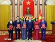 Tổng Bí thư, Chủ tịch nước trao quyết định bổ nhiệm 5 Đại sứ Việt Nam