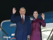 Tổng Bí thư, Chủ tịch nước và Phu nhân lên đường thăm cấp Nhà nước tới Trung Quốc