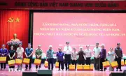 Tặng quà gia đình chính sách, hộ nghèo, công nhân lao động khó khăn tại Bắc Ninh