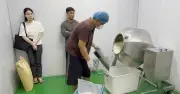 Triệt phá lò sản xuất thực phẩm giảm cân chứa chất cấm, quy mô hàng chục tỷ đồng