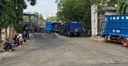 Trạm Ép Rác Bình Chánh Ùn Ứ, Người Thu Gom 'Ăn Chực Nằm Chờ' Thâu Đêm