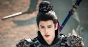 Trương Lăng Hách và biệt danh 'tướng quân kem nền' gây tranh cãi trong ngành truyền hình