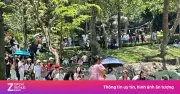Trào lưu chụp ảnh với tượng 'ếch ngồi thiền' gây sốt tại Thảo Cầm Viên Sài Gòn