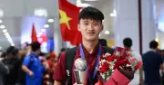 U17 Việt Nam rạng rỡ mang cúp vô địch Đông Nam Á về nước