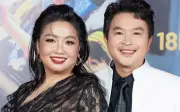 Vợ chồng Lê Khanh gây chú ý dịp 30/4 với hoạt động ý nghĩa