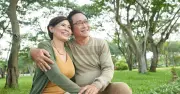 Về hưu có nhà, đất và 12 tỷ tiết kiệm, vợ chồng vẫn tranh cãi nơi sinh sống