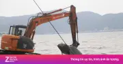 Video trục vớt vật thể giống xác xe tăng trên biển Quy Nhơn