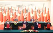 Việt Nam và Trung Quốc ký kết loạt văn kiện hợp tác chiến lược toàn diện