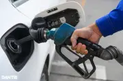 Xem xét kéo dài thời hạn giảm thuế nhập khẩu xăng dầu về 0% đến hết 30/6