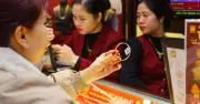 Đề xuất cho doanh nghiệp vay vàng trong dân: Cơ hội và rủi ro