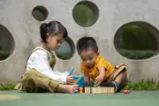 Đề xuất cấm trường tự xếp hạng, so sánh học lực trẻ nhỏ gây tranh cãi
