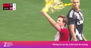Youtuber Max Fosh Đốt Thẻ Vàng Trước Mặt Trọng Tài, Biến Wembley Thành Sân Khấu Ảo Thuật