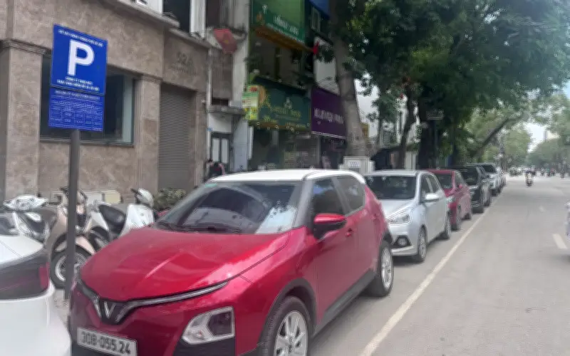 Hà Nội tăng phí trông giữ xe: Kỳ vọng giảm ùn tắc, lo ngại về bài toán chi phí