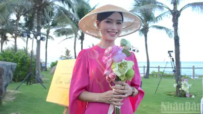 Bộ sưu tập 'Em Sen' của Quyên Nguyễn: Tôn vinh vẻ đẹp phụ nữ Việt qua hoa sen và áo dài