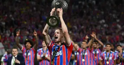 Bóng đá Anh thống trị các cúp châu Âu với Aston Villa và Crystal Palace