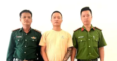 Bắt đối tượng truy nã nguy hiểm khi đang tìm cách vượt biên sang Lào