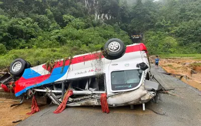 Cao Bằng: Mưa lũ dữ dội, nhiều tuyến đường sạt lở và xe ô tô bị cuốn trôi