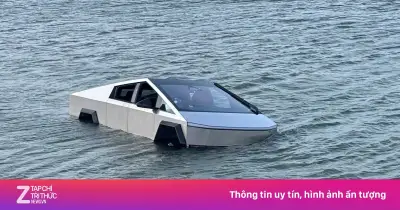 Chủ xe Tesla Cybertruck bị bắt vì cố biến bán tải điện thành thuyền
