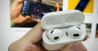 Chia sẻ âm thanh AirPods: Cách dùng tính năng Audio Sharing