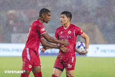 Chiến thắng V-League: Cận cảnh đỉnh bạc và tranh đá phạt đền trong ngày Công an Hà Nội vô địch