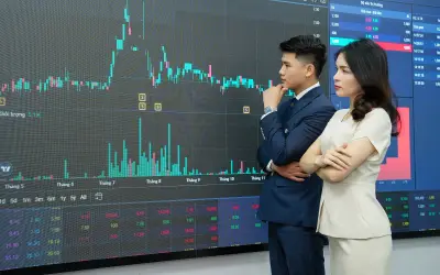 Chuyên gia khuyến nghị chiến lược đầu tư khi VN-Index hướng tới 1.925 điểm