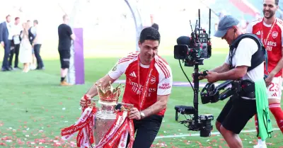 Enzo Fernandez phá kỷ lục chuyển nhượng Chelsea với giá 121 triệu euro